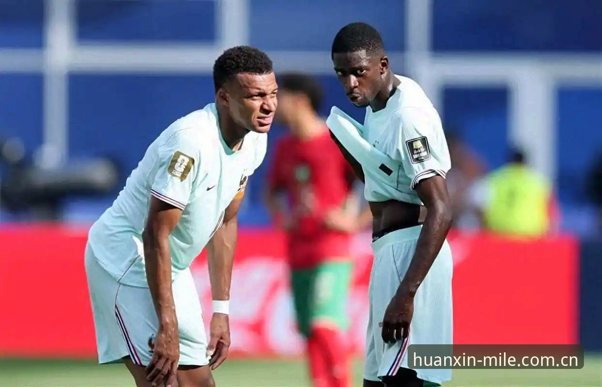 法国队3-0胜利背后，德尚的"满意"与登贝莱的"节奏"——两场生存战对比